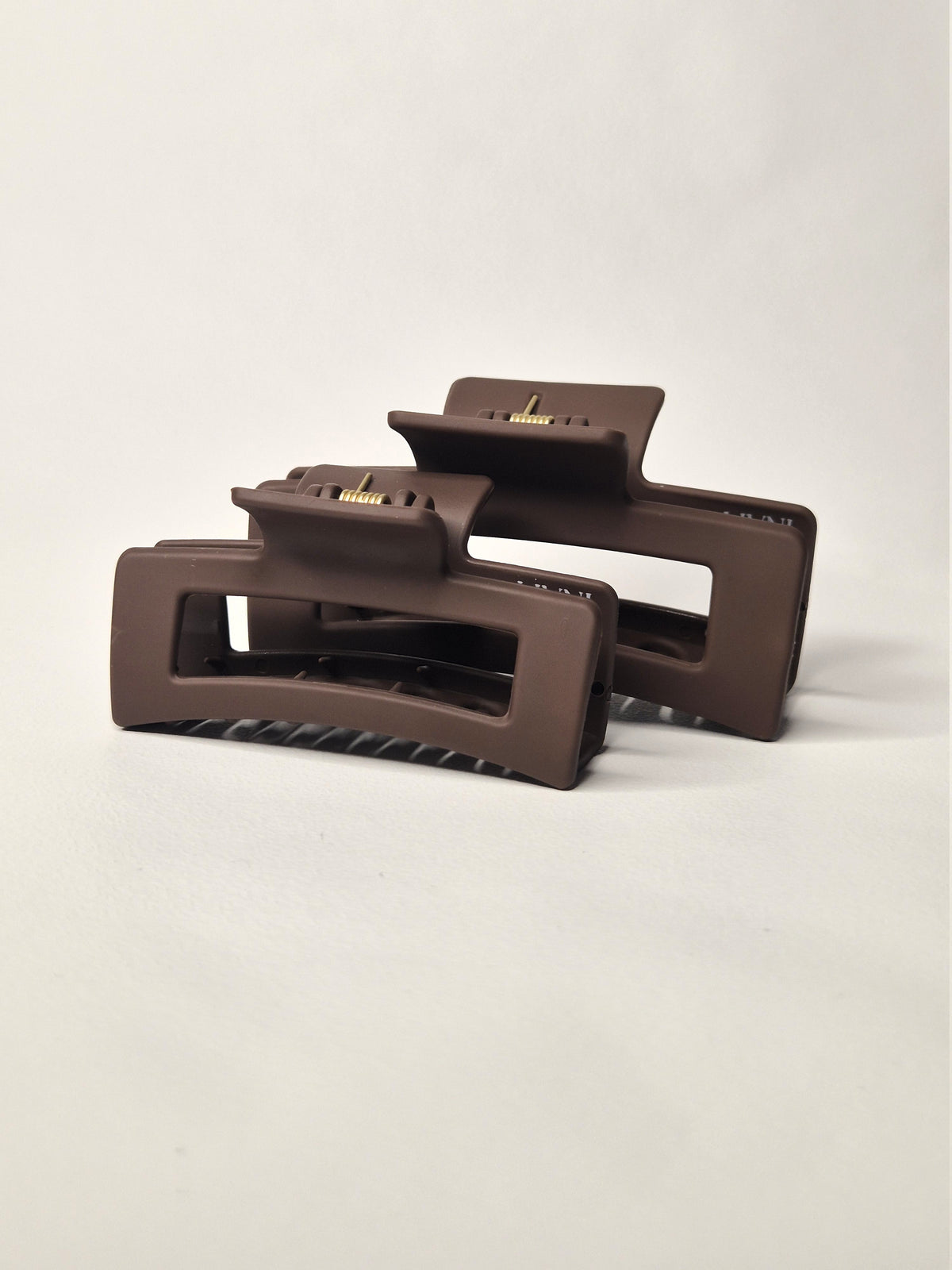 Hårklämma Classic Mocha i mjuk TPU, Medium 8,5 cm och Large 10,5 cm